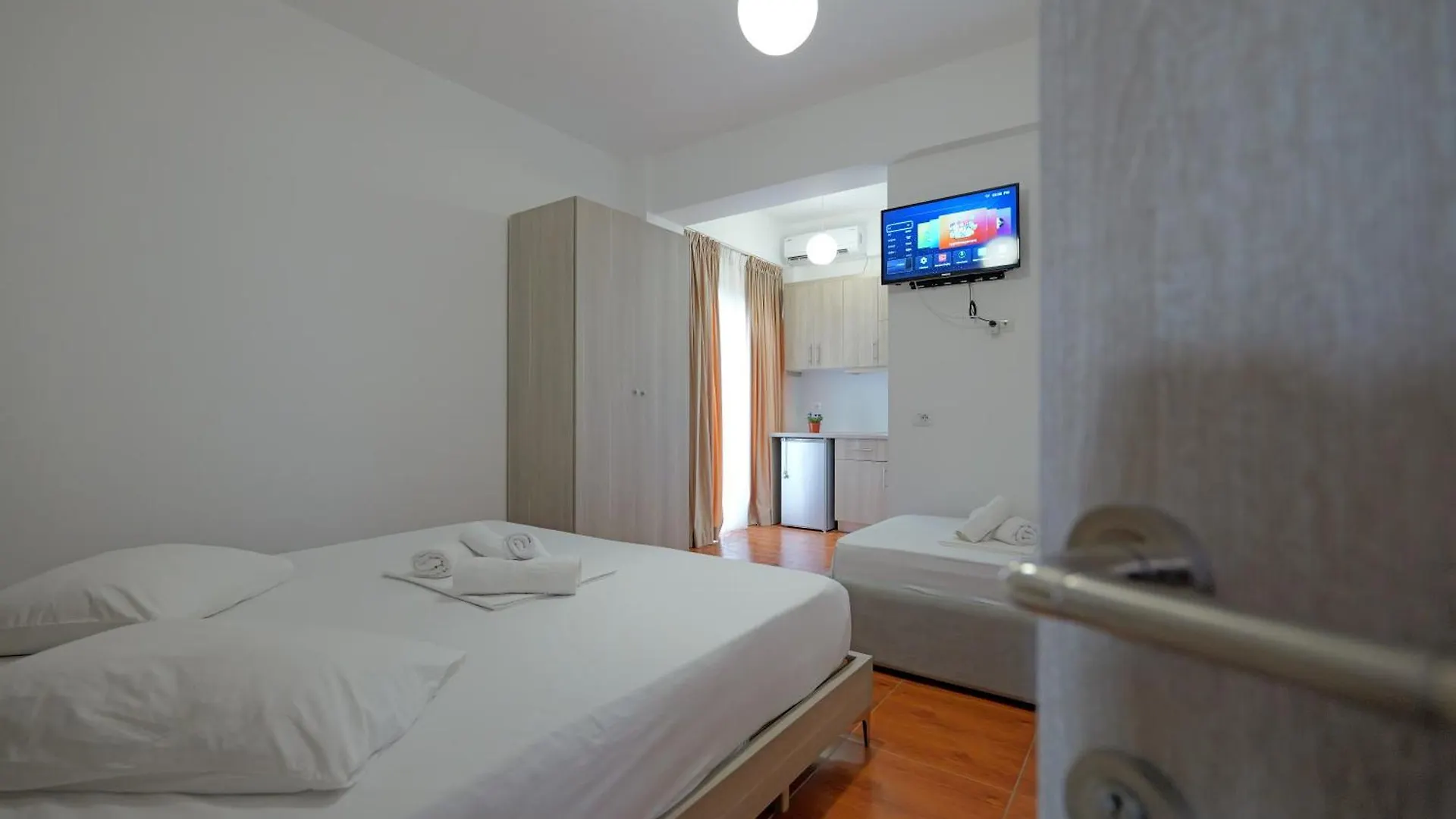 Guest house Vila Aurora Hotel Ksamil
